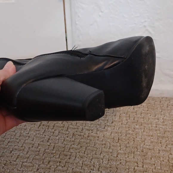 Bundle  2 pairs of Boots 👢 👢 - Picture 9 of 15